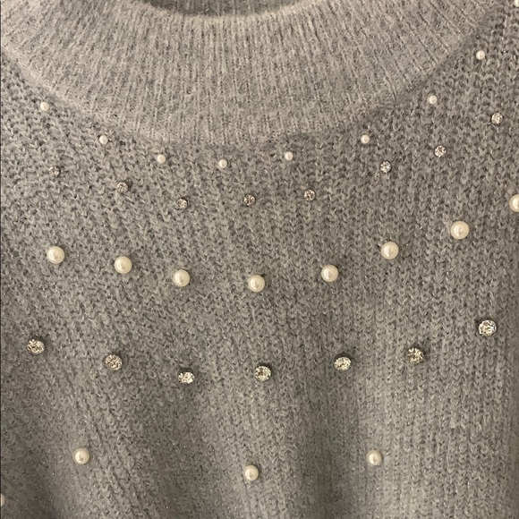 Maurices EUC Sparkly Gray Sweater with Pearl Accents - Picture 4 of 6